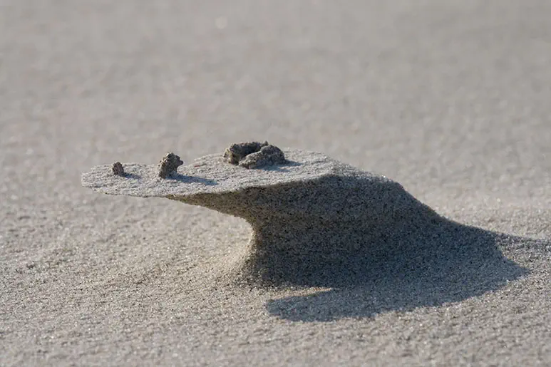 Zand weggesleten - foto Marieanne Lops